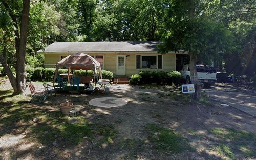 1121 N 9th Ave, Laurel, MS, 39440-2739 | Card Image