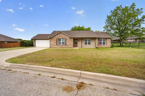 505 E 5th St, Springtown, TX, 76082-2464 | Card Image