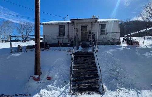 245 Riverside Dr, Weston, WV, 26452-8205 | Card Image