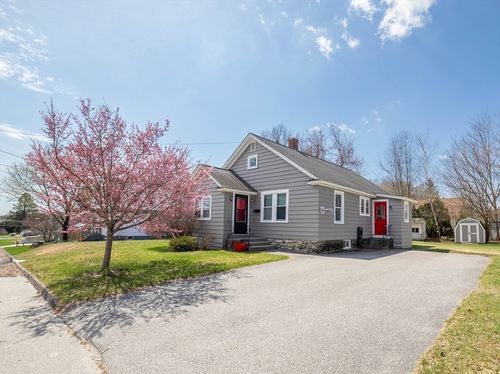 25 Dixfield Road, Worcester, MA, 01606 | Card Image