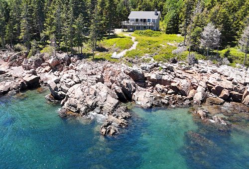162 Red Point Rd, Swans Island, ME, 04685-3407 | Card Image