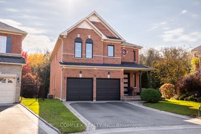 39 Blossomview Crt, House other with 4 bedrooms, 4 bathrooms and 6 parking in Whitby ON | Image 1