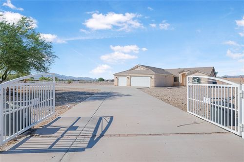 1325 E Gardena Rd, Fort Mohave, AZ, 86426-6661 | Card Image