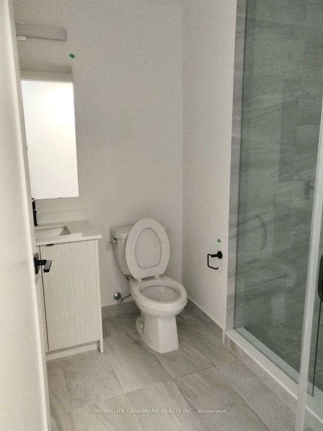 202 - 2369 Danforth Ave, Condo with 2 bedrooms, 2 bathrooms and null parking in Toronto ON | Image 6
