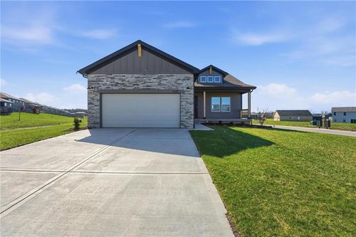 1501 Sw 9th St, Oak Grove, MO, 64075-9473 | Card Image