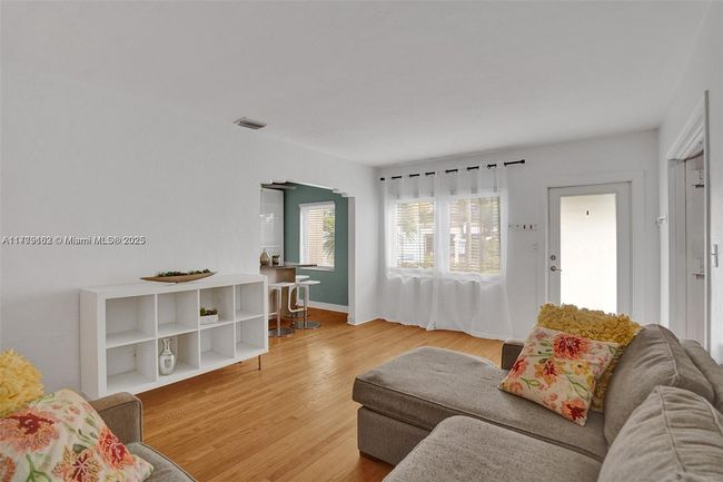 2462 Sw 22 Nd Ter, House other with 3 bedrooms, 2 bathrooms and null parking in Miami FL | Image 4