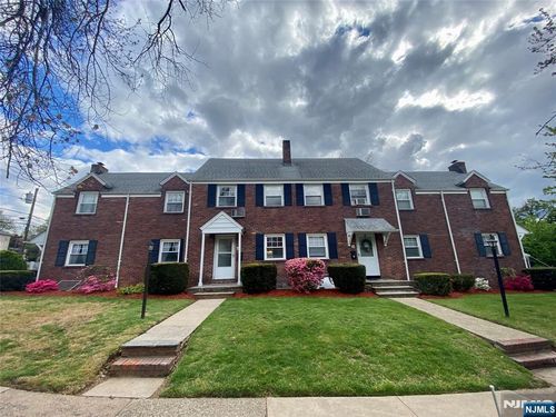 70-66-70 Liberty Pl, Palisades Park, NJ, 07650-1322 | Card Image