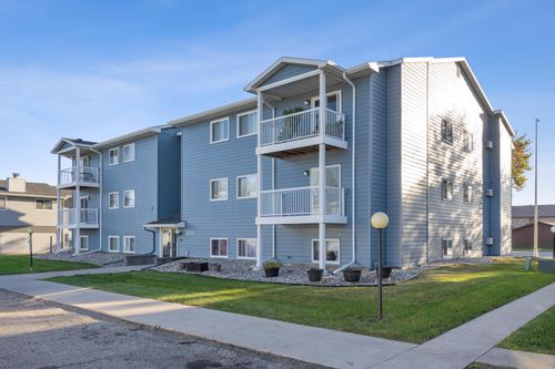 b203-2535 25th St S, Fargo, ND, 58103-5048 | Card Image