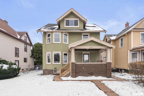 1203 W Locust St, Davenport, IA, 52804-3768 | Card Image