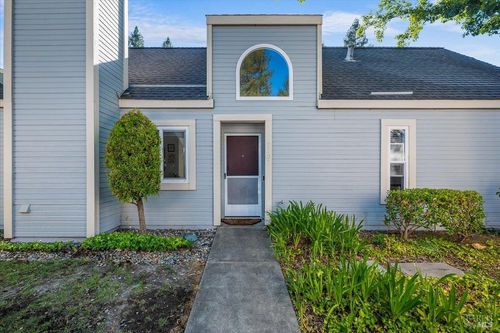 2707 Lakeview Dr, Santa Rosa, CA, 95405 | Card Image