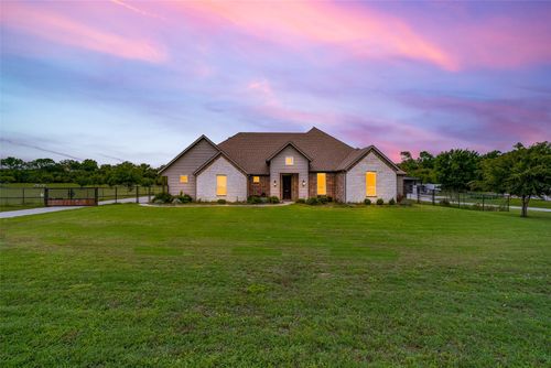 1013 Finney Dr, Weatherford, TX, 76085-2816 | Card Image