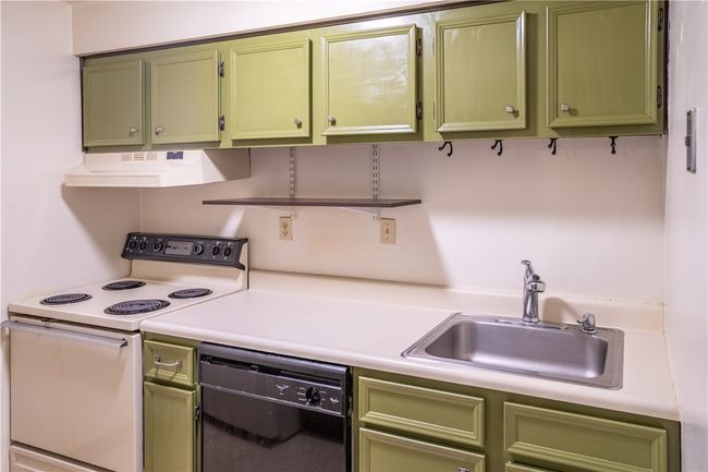 APT-24A - 331 Ridge Point Cir, Condo with 2 bedrooms, 1 bathrooms and null parking in Bridgeville PA | Image 6