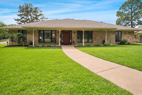 1725 Venetian Cir, Arlington, TX, 76013 | Card Image