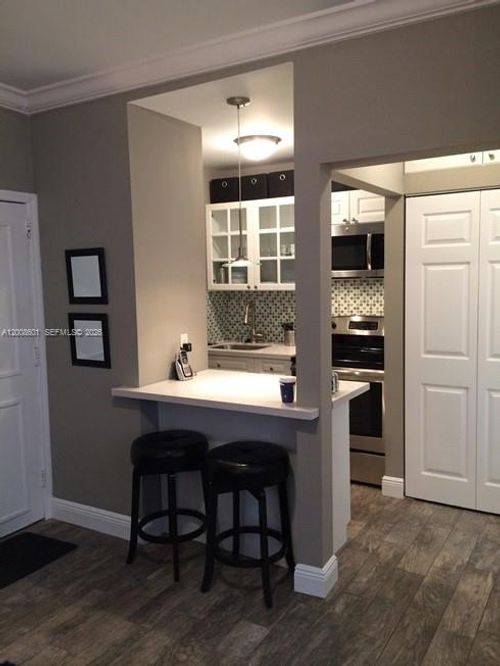 5-119 Menores Ave, Coral Gables, FL, 33134-4052 | Card Image