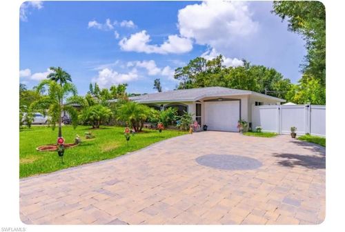 8607 E Park, Fort Myers, FL, 33907-4136 | Card Image