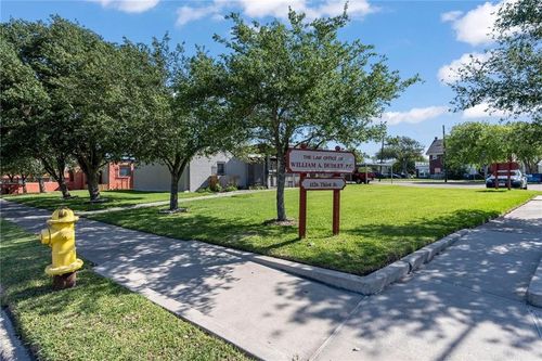 1126 3rd St, Corpus Christi, TX, 78404-2312 | Card Image