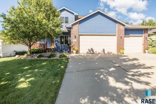 4605 S Graystone Ave, Sioux Falls, SD, 57103-7699 | Card Image