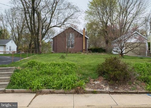 333 E Main St, NEWMANSTOWN, PA, 17073-9076 | Card Image