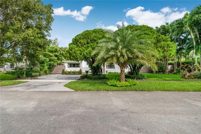 6101 Sw 44th Ter, House other with 4 bedrooms, 2 bathrooms and null parking in Miami FL | Image 2