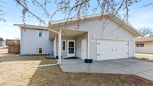 2933 Heatherwood Cir S, Moorhead, MN, 56560-5368 | Card Image