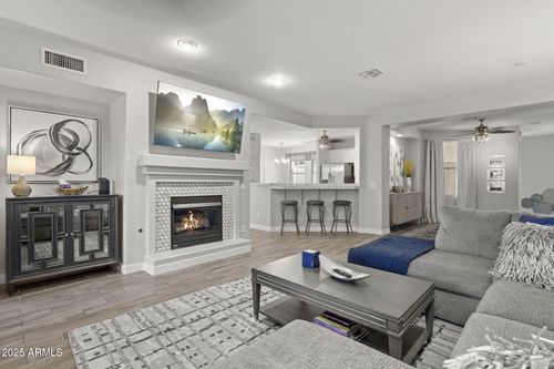 2028-15221 N Clubgate Dr, Scottsdale, AZ, 85254-2637 | Card Image