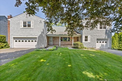 29 Maplewood Dr, Cos Cob, CT, 06807-2601 | Card Image