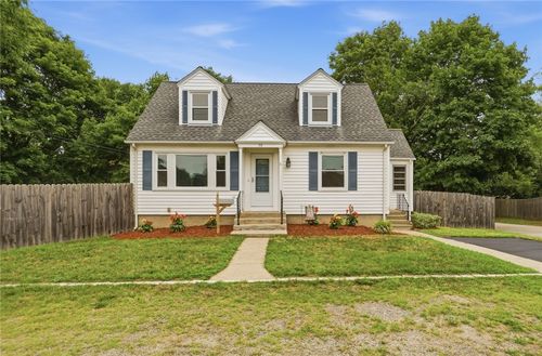 53 Benoit St, Coventry, RI, 02816-8107 | Card Image