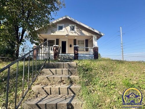2107 Sw Harrison St, Topeka, KS, 66611-1127 | Card Image