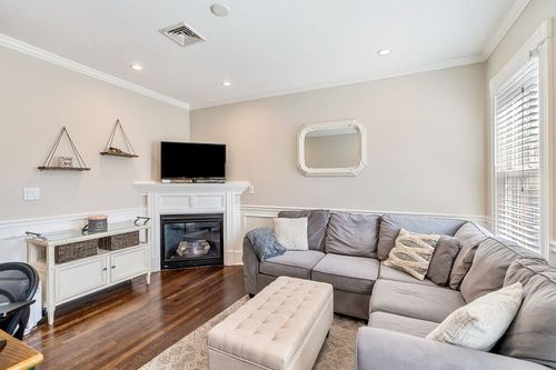 3-176 Bowen St, Boston, MA, 02127-4586 | Card Image