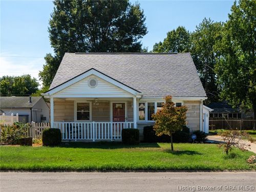 723 Martha Ave, Jeffersonville, IN, 47130-4838 | Card Image