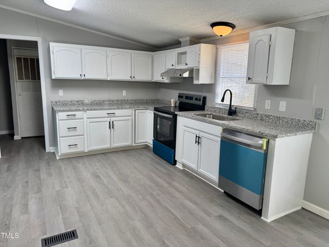 Kitchen | Image 5