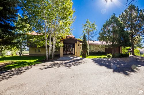 1437 S Vernal Ave, Vernal, UT, 84078-4861 | Card Image