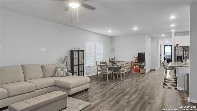 229 Colebrook Way, House other with 4 bedrooms, 4 bathrooms and null parking in Cibolo TX | Image 6