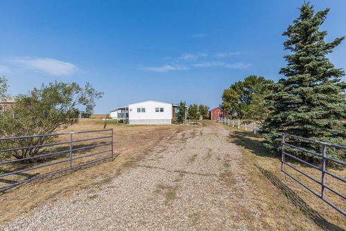 7502 Old Transcanada Highway, Rural Cypress County, AB, T0J2P0 | Card Image