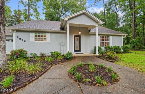 2942 Paradise Lakes Rd, Chipley, FL, 32428-7311 | Card Image