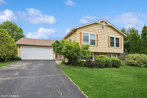 202 W Tanglewood Dr, Arlington Heights, IL, 60004-1902 | Card Image
