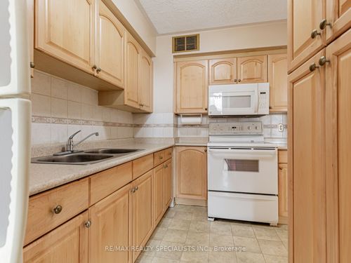 401-151 La Rose Ave, Etobicoke, ON, M9P1B3 | Card Image