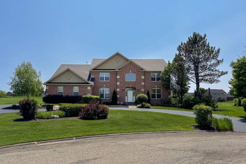 9 Harrington Ct, Hawthorn Woods, IL, 60047-9221 | Card Image