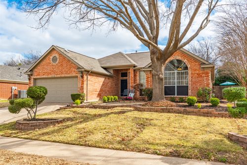 7316 Cross Keys Dr, North Richland Hills, TX, 76182-6057 | Card Image