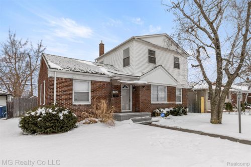 864 Cleophus Pkwy, Lincoln Park, MI, 48146-2620 | Card Image