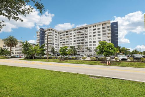 apt-303-4350 Hillcrest Dr, Hollywood, FL, 33021-7963 | Card Image