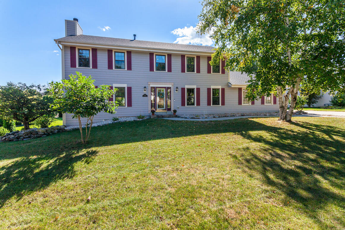 Burton Dr, Waukesha, WI 53188