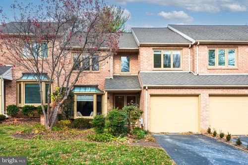 11 Treaty Dr, Chesterbrook, PA, 19087-5510 | Card Image