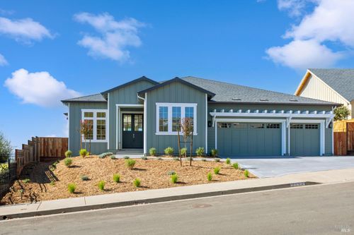 3945 Parker Hill Rd, Santa Rosa, CA, 95404-1315 | Card Image