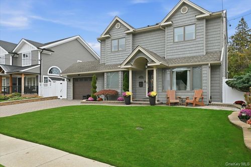 259 Ocean Ave, Massapequa Park, NY, 11762-1811 | Card Image