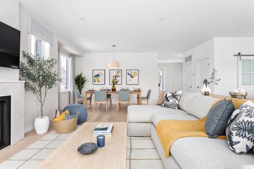 {{alt}} | Card Image