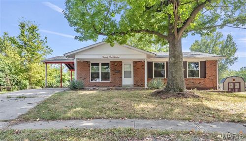 2112 Millvalley Dr, Florissant, MO, 63031-2745 | Card Image