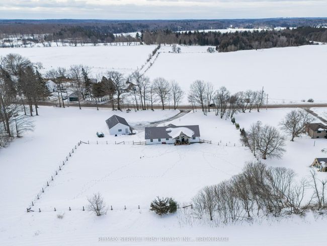 320 Sweets Corners Rd, House other with 3 bedrooms, 2 bathrooms and 10 parking in Lyndhurst ON | Image 9