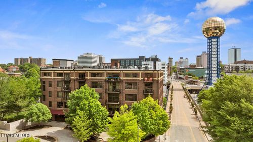 16-1060 Worlds Fair Park Dr, Knoxville, TN, 37916-1613 | Card Image