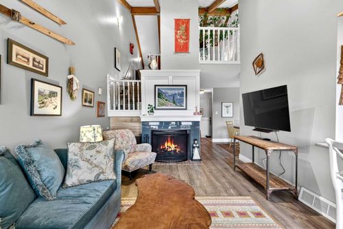 832-860 Midridge Dr Se, Calgary, AB, T2X1K1 | Card Image